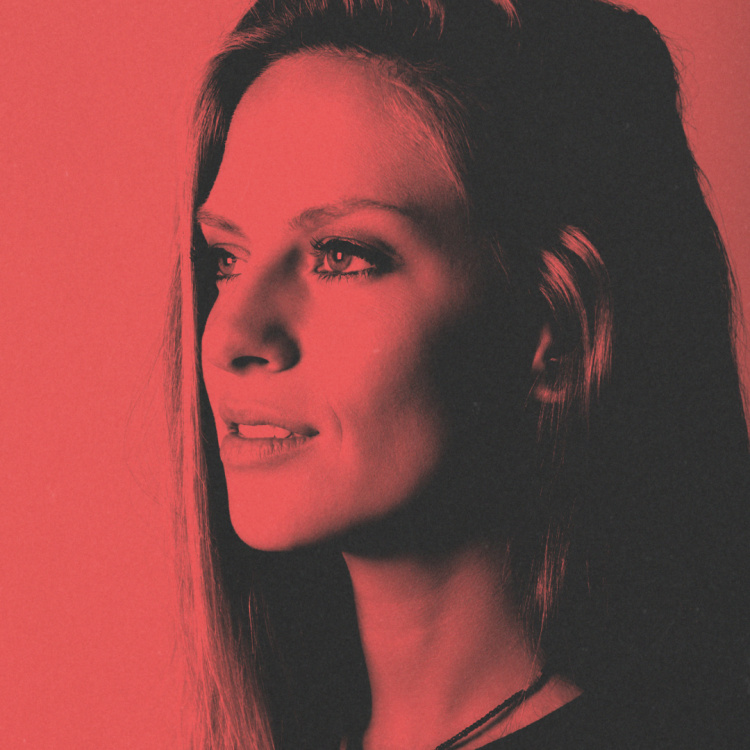 Nora En Pure
